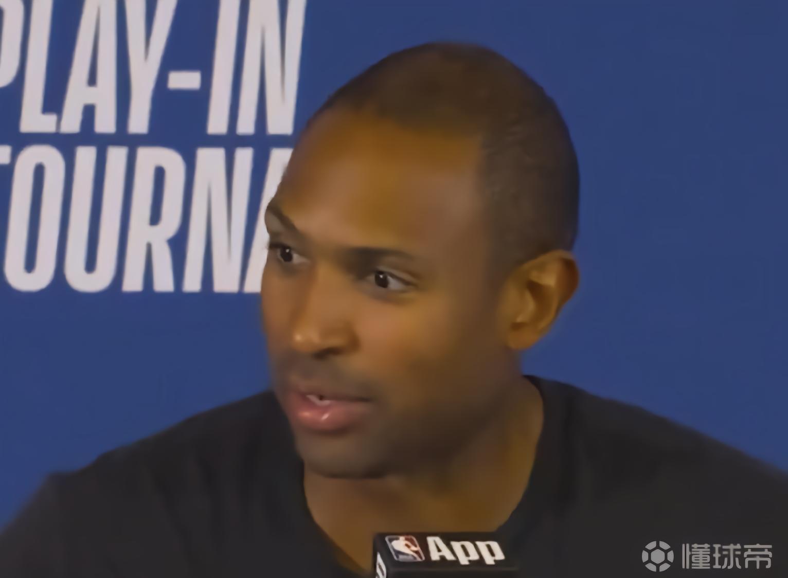 霍福德：谁都不想站在库里的对立面，他会给对手带来恐惧感