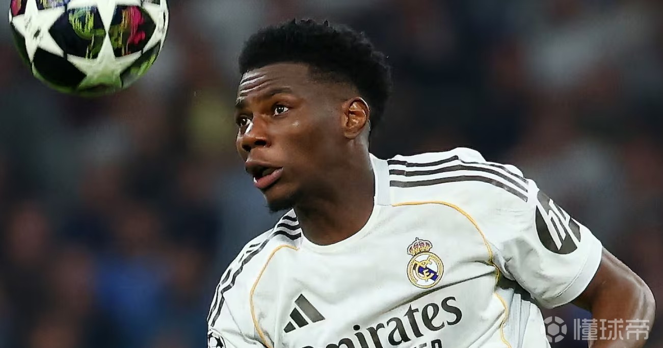 邮报：曼联未否认对楚阿梅尼的兴趣，也考察了圣徒中场查尔斯