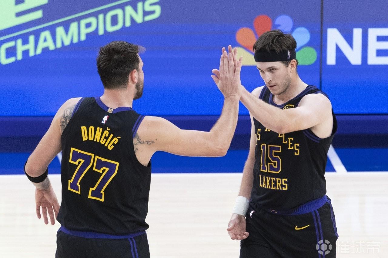 Shams：东契奇首轮很难复出，里夫斯可能在首轮末复出