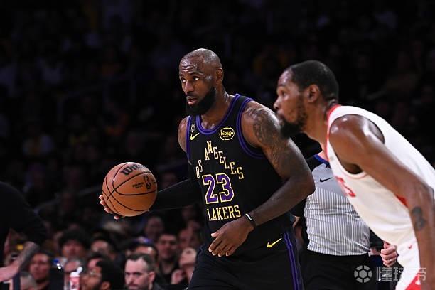 稳了？詹姆斯季后赛生涯2-0领先时32胜0负，从未输过系列赛