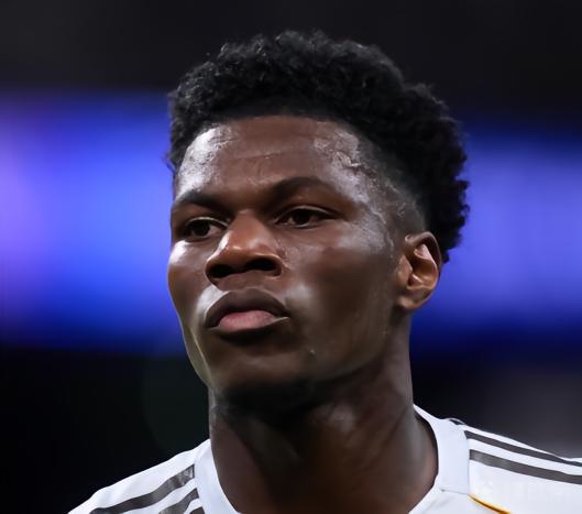 跟队：楚阿梅尼左腿腓肠肌过度负荷，塞瓦略斯落选是技术决定