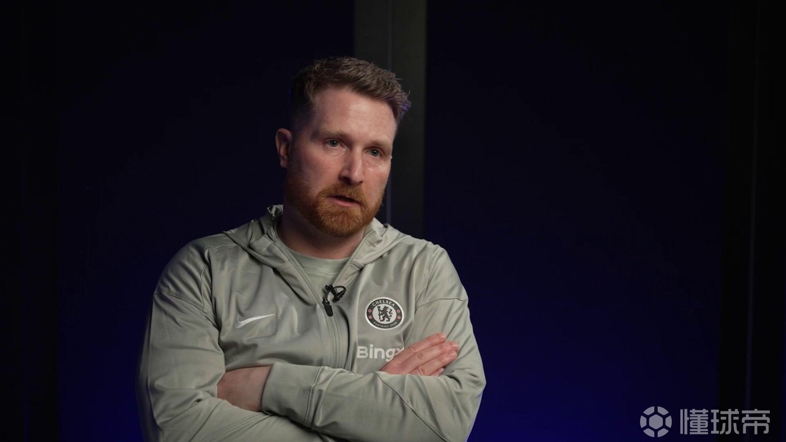 跟队记者：切尔西将U18和U21梯队主帅调入临时教练组