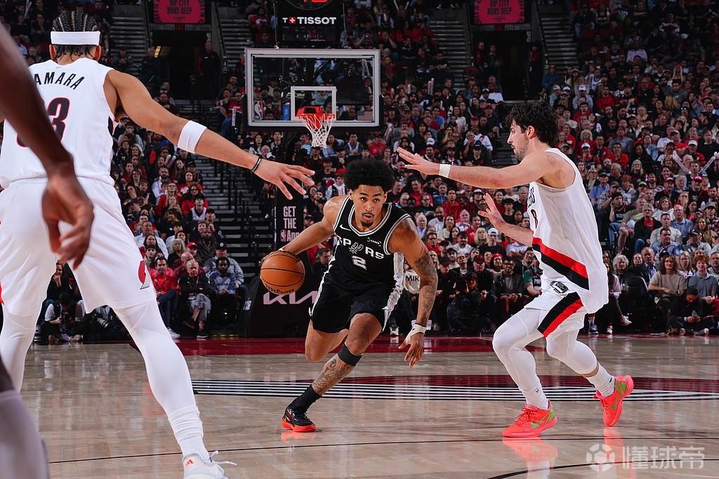 状元不在榜眼顶上，哈珀12中9高效斩落27分10篮板，正负值+25