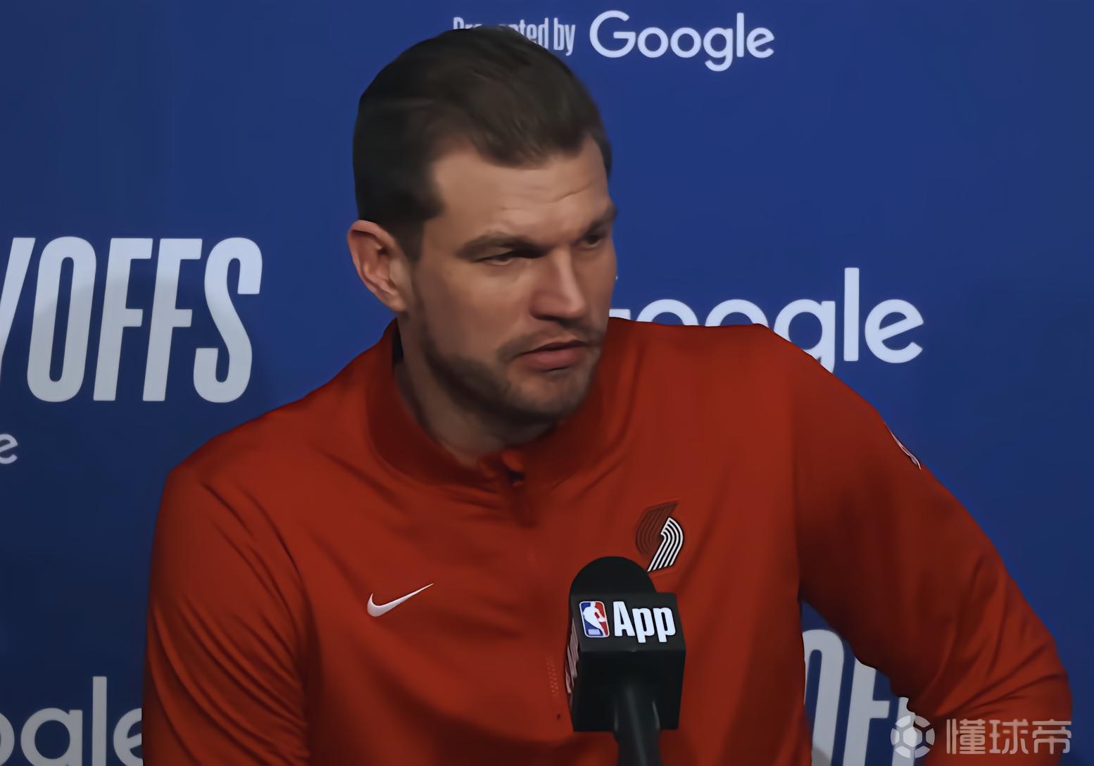 斯普利特：我们下半场心态崩溃了，文班和福克斯统治了比赛