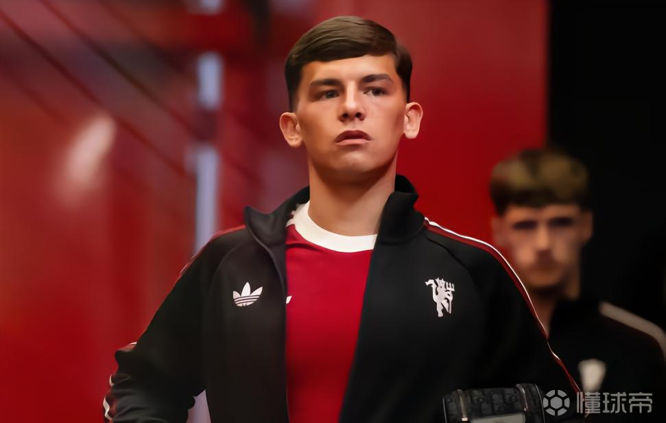 曼联青训教练：莱西踢球心智愈发成熟，跟一线队训练提升了他