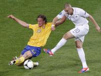 桑德兰VS诺丁汉森林直播_英超第14-17轮开球时间：热刺vs利物浦12月21日01：30进行